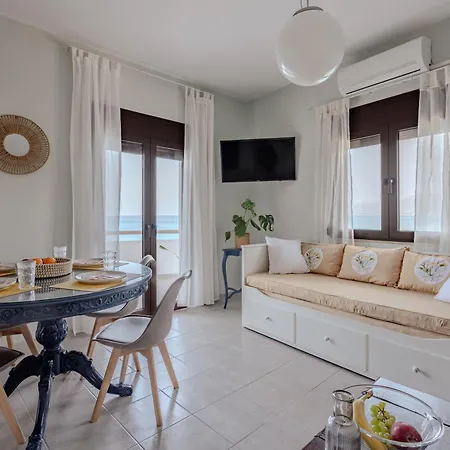 Eclectic Vintage Apartment- Sea View Perfection, Hersonissos, Crete * הרסוניסוס