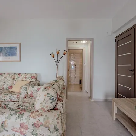 דירה Eclectic Vintage Apartment- Sea View Perfection, Hersonissos, Crete הרסוניסוס
