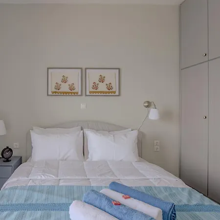 Eclectic Vintage Apartment- Sea View Perfection, Hersonissos, Crete * Limenas Chersonisou