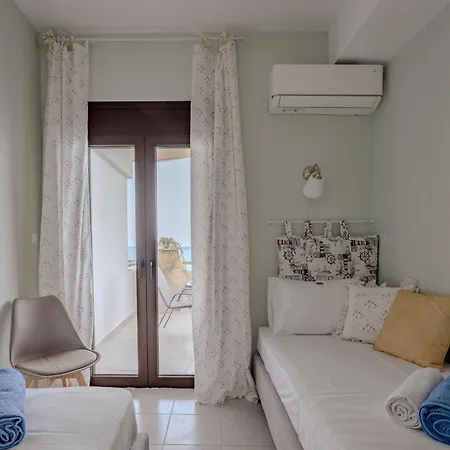 Eclectic Vintage Apartment- Sea View Perfection, Hersonissos, Crete *