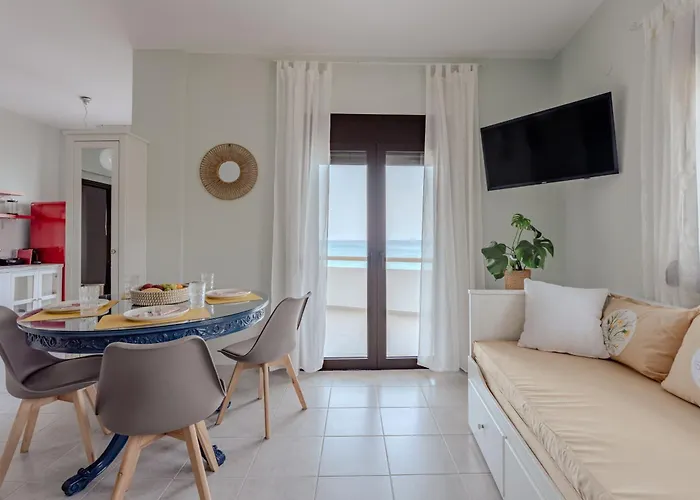 Eclectic Vintage Apartment- Sea View Perfection, Hersonissos, Crete *