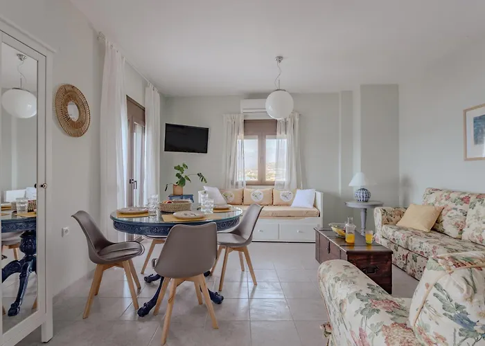 Eclectic Vintage Apartment- Sea View Perfection, Hersonissos, Crete