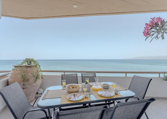 Eclectic Vintage Apartment- Sea View Perfection, Hersonissos, Crete * הרסוניסוס