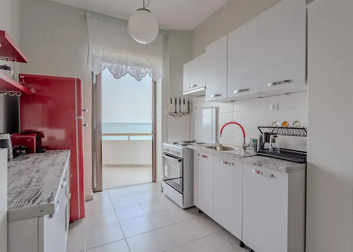 Διαμέρισμα Eclectic Vintage Apartment- Sea View Perfection, Hersonissos, Crete *