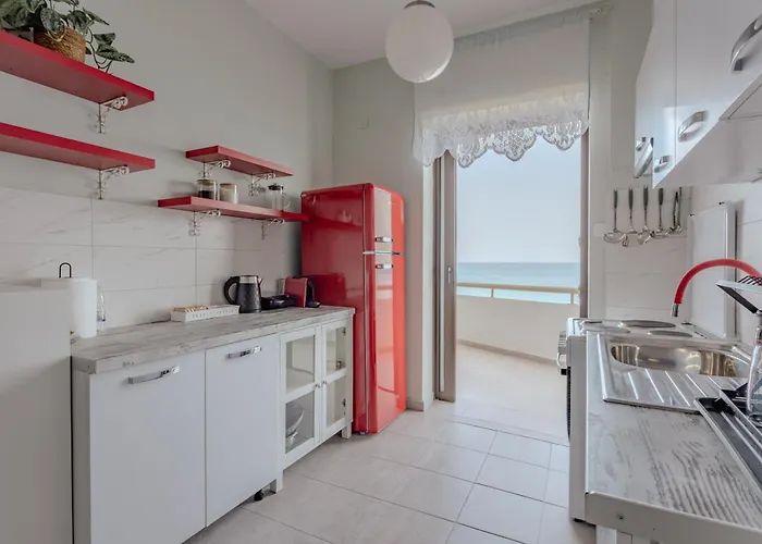 Eclectic Vintage Apartment- Sea View Perfection, Hersonissos, Crete Διαμέρισμα Χερσόνησος