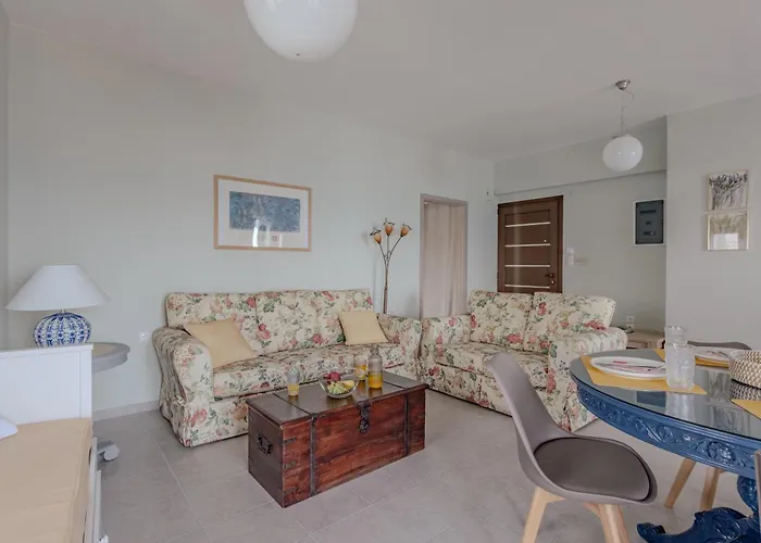 Eclectic Vintage Apartment- Sea View Perfection, Hersonissos, Crete Χερσόνησος