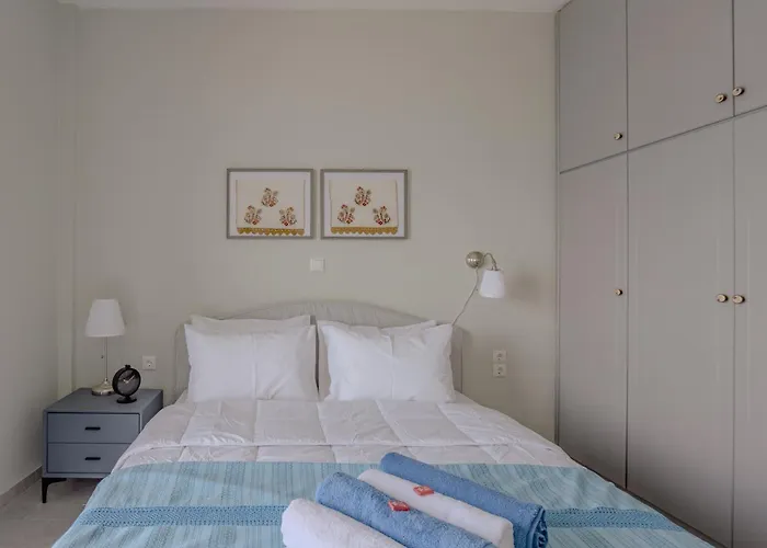 Eclectic Vintage Apartment- Sea View Perfection, Hersonissos, Crete * Χερσόνησος