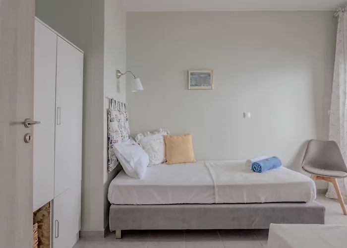 Eclectic Vintage Apartment- Sea View Perfection, Hersonissos, Crete דירה הרסוניסוס