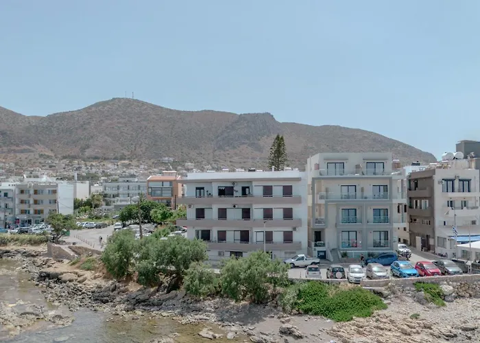 Eclectic Vintage Apartment- Sea View Perfection, Hersonissos, Crete דירה