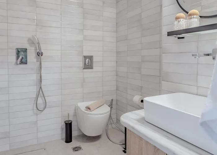 Eclectic Vintage Apartment- Sea View Perfection, Hersonissos, Crete