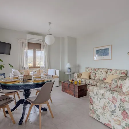 Eclectic Vintage Apartment- Sea View Perfection, Hersonissos, Crete Апартаменты *