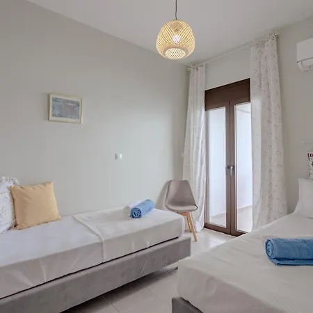 Eclectic Vintage Apartment- Sea View Perfection, Hersonissos, Crete Херсониссос